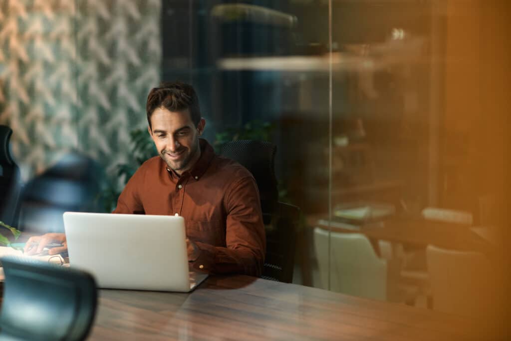 what is an online company store? iCoStore