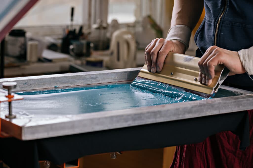 DTF vs Screen Printing Guide - iCoStore